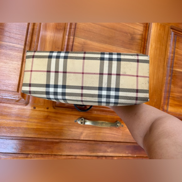 Vintage Burberry tote bag. Size medium. Condition 8/10 - Picture 10 of 16